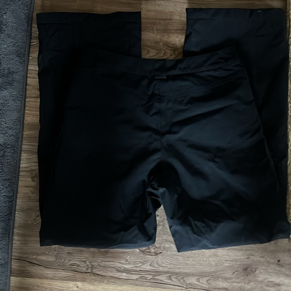 Nils ladies ski pant size 8 regular. Built in gators. One tiny tear shown - Picture 16 of 16